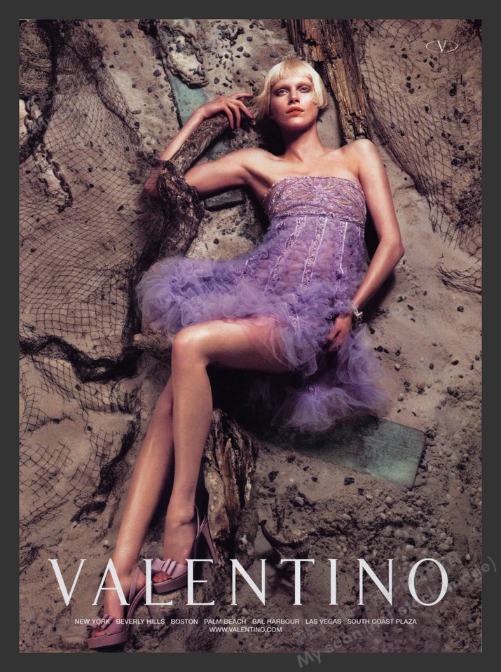 Vestido Valentino Años 2000 Estampado Publicidad 2007 Piernas Largas Púrpura Moda Foto 1 de 1
