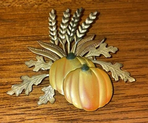 Beautiful Vintage Gold Tone Harvest Pumpkin Fall Pin Brooch Metal Cut Layered - Picture 1 of 3