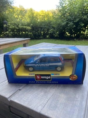 Fiat punto polizia cod. 0147 BBurago  - Immagine 1 di 3