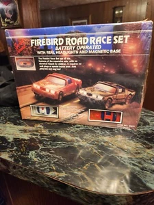 RARE VINTAGE 80'S PONTIAC FIREBIRD ROAD RACE SET SLOT CAR NEW Slight Tear In... - Bild 1 von 9