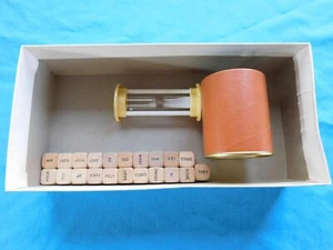 VINTAGE SEL ~ RECHTER SCRABBLE SATZ WÜRFEL SPIEL KOMPLETT SAUBER KEINE GERÜCHE - Bild 1 von 3