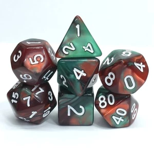 Neu 7 Stück Polyedrische Mischung Rot Grün Weihnachten Würfel Set mit Würfel Tasche D&D RPG - Bild 1 von 5