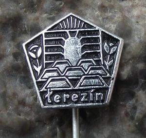 Theresienstadt KZ Tore Gedenk Pin Anstecker - Bild 1 von 7