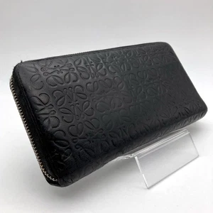 Gebrauchte Loewe lange Geldbörse mit rundem Reißverschluss in schwarz mit wiederholtem Anagrammmuster. - Bild 1 von 9