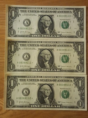 2017 $1 "STAR NOTE" LOT (3) BOSTON DISTRICT UNC/GEM CONS SERIAL # NOTES - Image 1 of 4