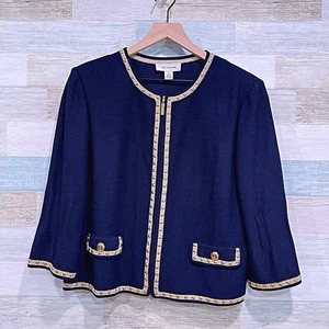 St. John Tweed Lady Sakko blau gold Nietenbesatz durchgehender Reißverschluss Wollmischung Damen 10 - Bild 1 von 9