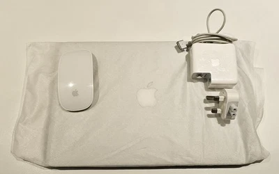 APPLE MACBOOK PRO 13" INTEL CORE i5 2.6GHz 2014 256GB SSD 8GB RAM BUNDLE - Image 1 of 4