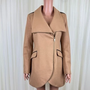 Abrigo French Connection Asimétrico Cremallera Mezcla Lana Cuero Acento Tulipán Tostado Talla 6 - Imagen 1 de 17