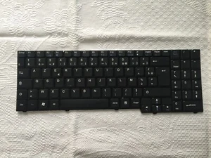 clavier AEPB2F0001073919P5CNY pièce pc portable Packard Bell ARES GM AGM00 - Picture 1 of 2