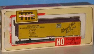 TM HO 40' Reefer Car Kit, Burlington-BREX, #75209 - Picture 1 of 2