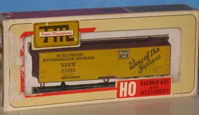 TM HO 40' Reefer Car Kit, Burlington-BREX, #75209 - Image 1 of 2