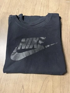 Nike T-Shirt - Herren Größe L - schwarz mit schwarzem Swoosh Logo - Bild 1 von 3