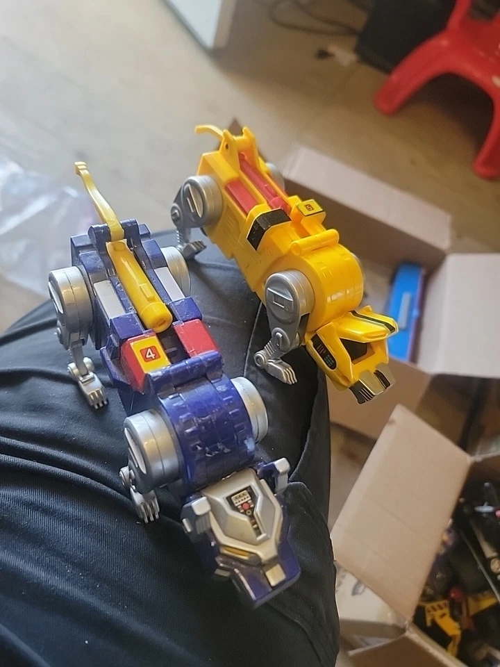 Voltron Lion Force моторизованные синие и желтые львы винтажный 1998 LJN фигурки  - Изображение 1 из 4