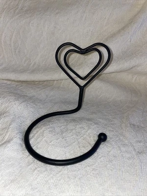 Colgador de toallas de corazón de hierro forjado vintage Foto 1 de 4