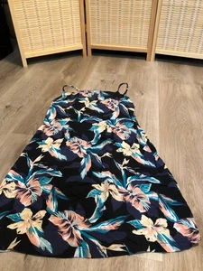 Roxy Hawaiian Floral Luau Dress Medium M Rayon (H59) - Picture 1 of 6
