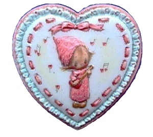Hallmark PIN Valentines Vintage BETSEY CLARK Lacy HEART Banjo 1973 Brooch - Picture 1 of 2