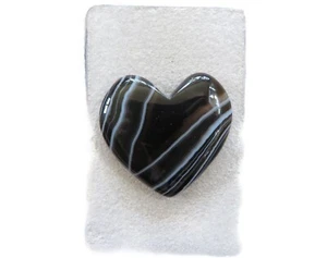 Onyx gebändert Herz - Banded Agate Cabochon 26x27,7 mm 29 ct. Nr. U31925 - Bild 1 von 1