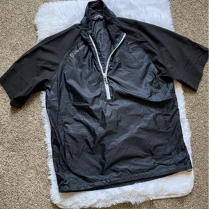 Sunice Black Quarter Zip Lightweight Windbreaker Pullover Top Size Medium - Picture 1 of 12