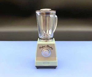 Miniature Mixer / Blender / Food Processor. Dollhouse Kitchen Accessory.  1:6 - Picture 1 of 2