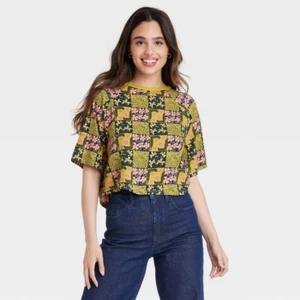 Latino Heritage Month Women's Short Sleeve Cropped T-Shirt - Olive Green Floral - Picture 1 of 1