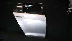 2L27B45  *  VW Golf 7 AU/5G1  Hatchback Bj.2014 Tür Hinten Rechts Silber A7W - Bild 1 von 8