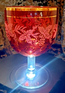 Vt Cranberry Glass Thumbprint Raised Grapevine Design 22k Gold Trim 16 oz Goblet - Picture 1 of 11