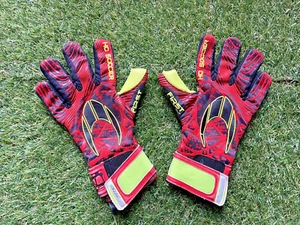 Guanti da portiere HO SOCCER calcio FIRST SUPERLIGHT Indossati portiere Novara - Picture 1 of 5