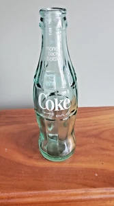 Vintage 1981 Hobbleskirt "Painted-Label" Coca cola 6 1/2 oz bottle / Cleveland - Picture 1 of 6