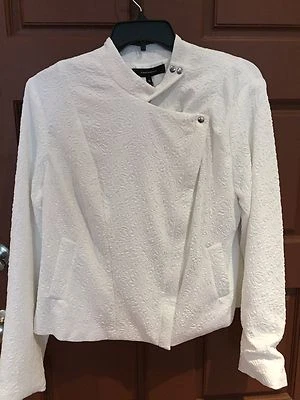 Chaqueta Robert Rodriguez Crema Asimétrica Repujada XL PRECIO DE VENTA SUGERIDO POR EL FABRICANTE: $139.00 NUEVA CON ETIQUETAS Foto 1 de 4