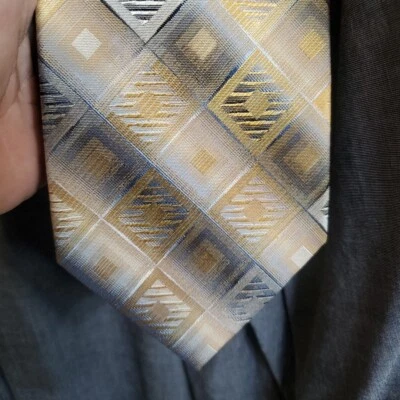 Corbata de seda a rayas doradas y blancas hecha a mano Bruno Piattelli ropa de trabajo profesional  Foto 1 de 4