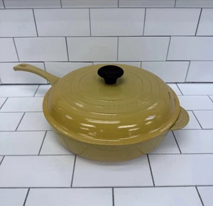 Le Creuset Signature Deep Sauté Pan with Lid Enameled Cast Iron, 4 1/4 Qt. #30 - Picture 1 of 13