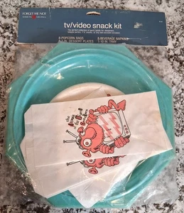 Vintage "Vergissmeinnicht" TV/Video Snack Set für 8 Retro Little Monsters Style - Bild 1 von 5
