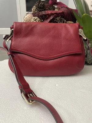 Bolso Bandolera de Cuero Vince Camuto Group Maka Color Vino Foto 1 de 4