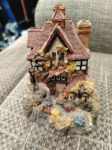 Lilliput Lane Beacon Heights Cottage Collectable Vintage Ornament - Picture 1 of 10