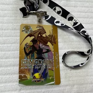 2017 Saturday DRAGON CON ENTRANCE BADGE With Lanyard - Picture 1 of 3