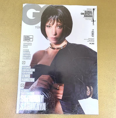 GQ Turkey Spring 2024 Edition Magazine New (Turkish) Serenay Sarikaya Foto 1 de 4