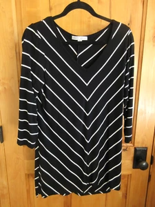 LARRY LEVINE SIZE M TUNIC TOP BLACK W/WHITE STRIPE V-NECK RAYON SPANDEX 3/4 SLV - Picture 1 of 6