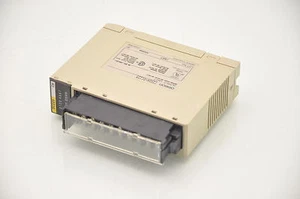 OMRON C200H OC225 Output Unit PLC 250VAC 24VDC - Lot of 2 - Picture 1 of 3