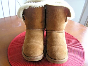 BOTAS UGG AUSTRALIA MUJER BAILEY BOTÓN 5803 CASTAÑO TALLAS US6 - Imagen 1 de 10