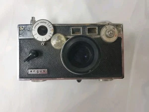 Argus C3 C-3 "Brick" 35mm RANGEFINDER FILM CAMERA WITH 50mm f/3.5 CINTAR LENS - Picture 1 of 8