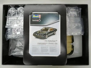 REVELL 1/8 Pontiac Firebird Trans Am - Picture 1 of 3