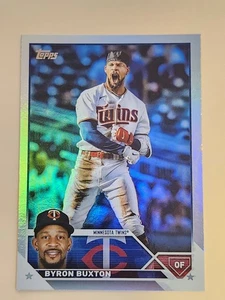 2023 Topps #25 Byron Buxton Rainbow Foil Card Minnesota Twins - Picture 1 of 2