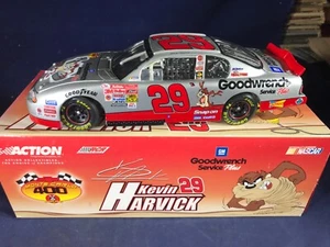 W1-24 KEVIN HARVICK #29 GM GOODWRENCH / LOONEY TUNES 2001 CHEVY MONTE CARLO - Picture 1 of 7