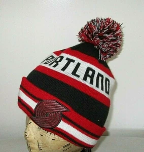 Cappello NBA Berretto Invernale Maglia Pom Poms Beanie Portland Rosso Nero Bianco - Foto 1 di 3