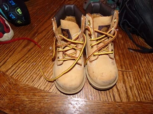 *INFANT BOYS TIMBERLAND BOOTS SIZE 5.5 - Picture 1 of 3