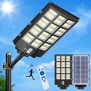 Luz de calle solar de 1800 W para exteriores 258000 LM 6500 K luz de anochecer a amanecer + control remoto - Imagen 1 de 7