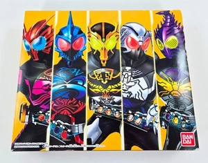 Kamen Rider OOO BUTTOBASOUL MEDAILLENHALTER SET KOMPLETT CIB O-Medal Deep Connect - Bild 1 von 12