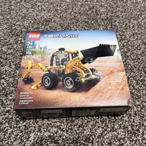 Lego Technic Backhoe Loader 104 Pcs 42197 - Picture 1 of 6
