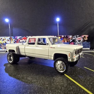 M2 Machines 1975 Chevrolet Silverado 30 4x4 Custom 1/64 Diecast - Picture 1 of 8