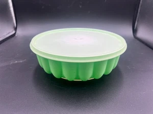 VTG Tupperware Mint Green Jello Gelatin/Ice Mold 1201-1 Retro - Picture 1 of 5